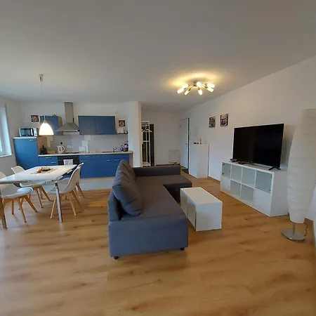 Schoene In Apartment *